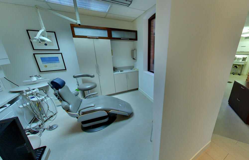 Treatment room in dental clinic montreal